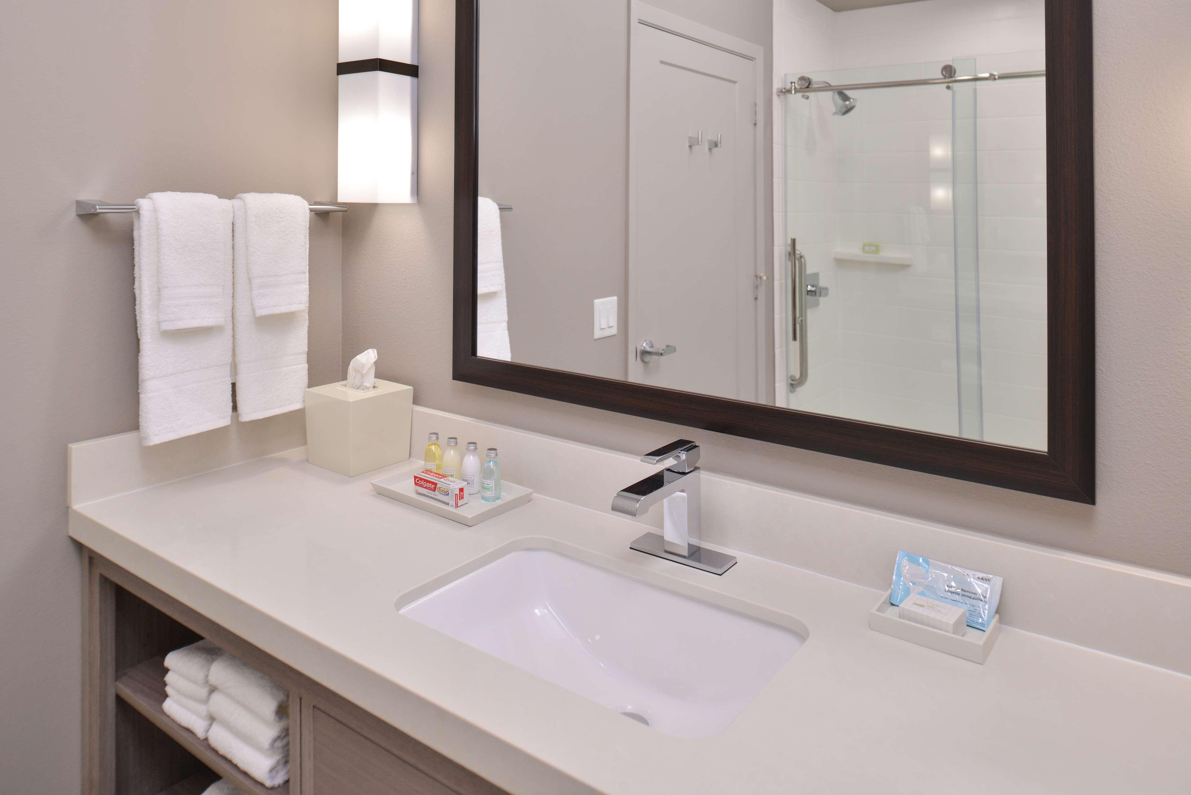 Wyndham Garden Katy Hotel Ngoại thất bức ảnh